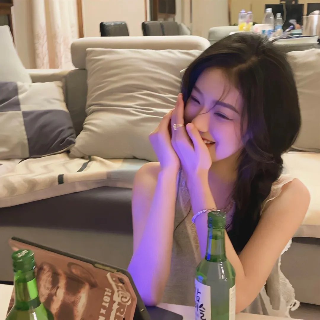 深蓝色的夜晚